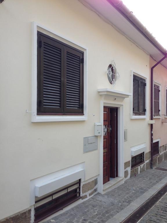 T2p Félix House